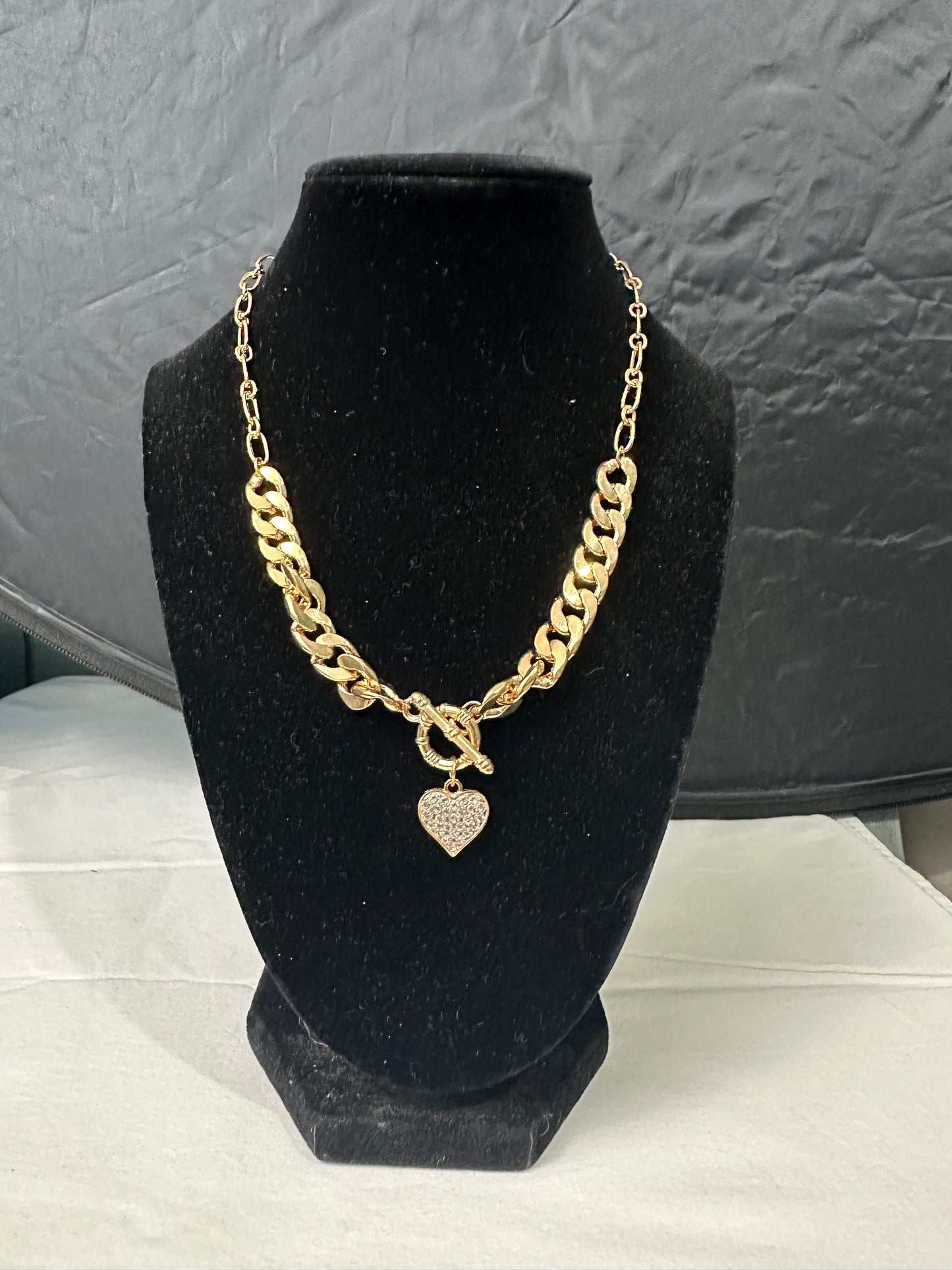 Hearth shape necklace